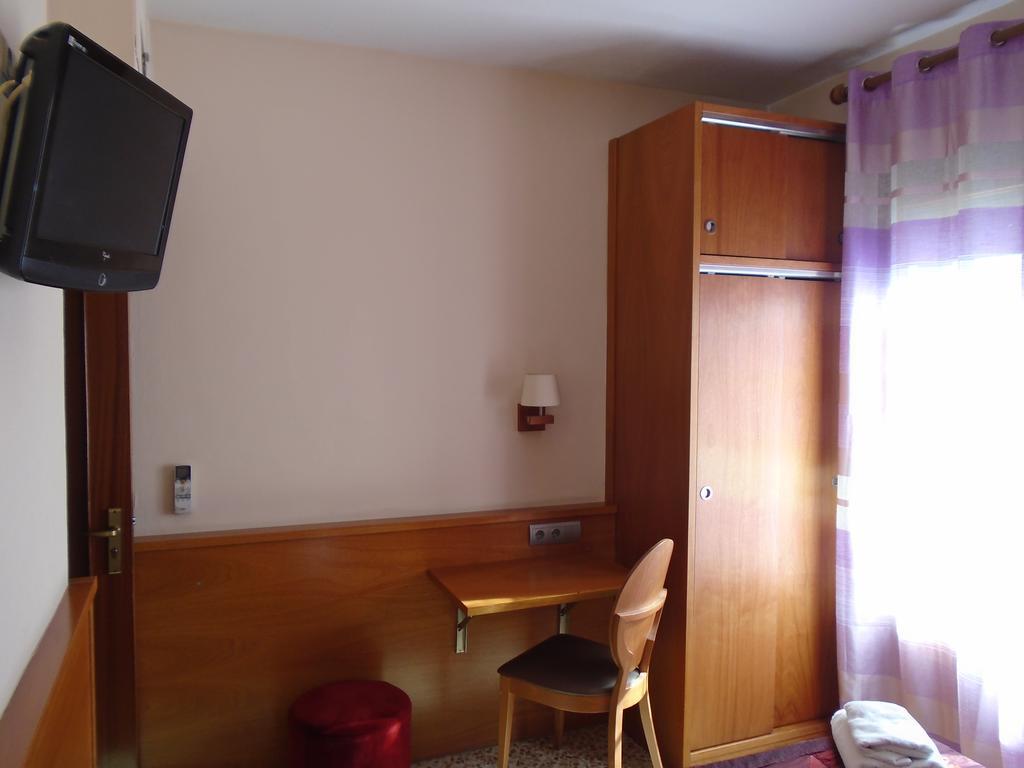 Hostal Fonda Galicia Cardedeu Pokój zdjęcie