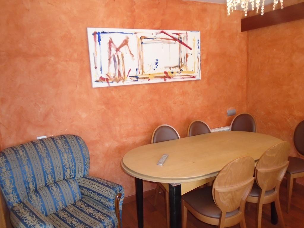 Hostal Fonda Galicia Cardedeu Zewnętrze zdjęcie