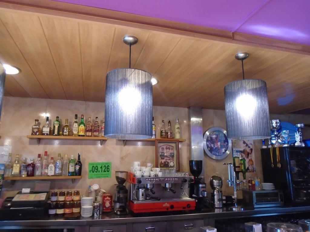 Hostal Fonda Galicia Cardedeu Zewnętrze zdjęcie