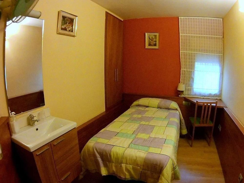 Hostal Fonda Galicia Cardedeu Zewnętrze zdjęcie