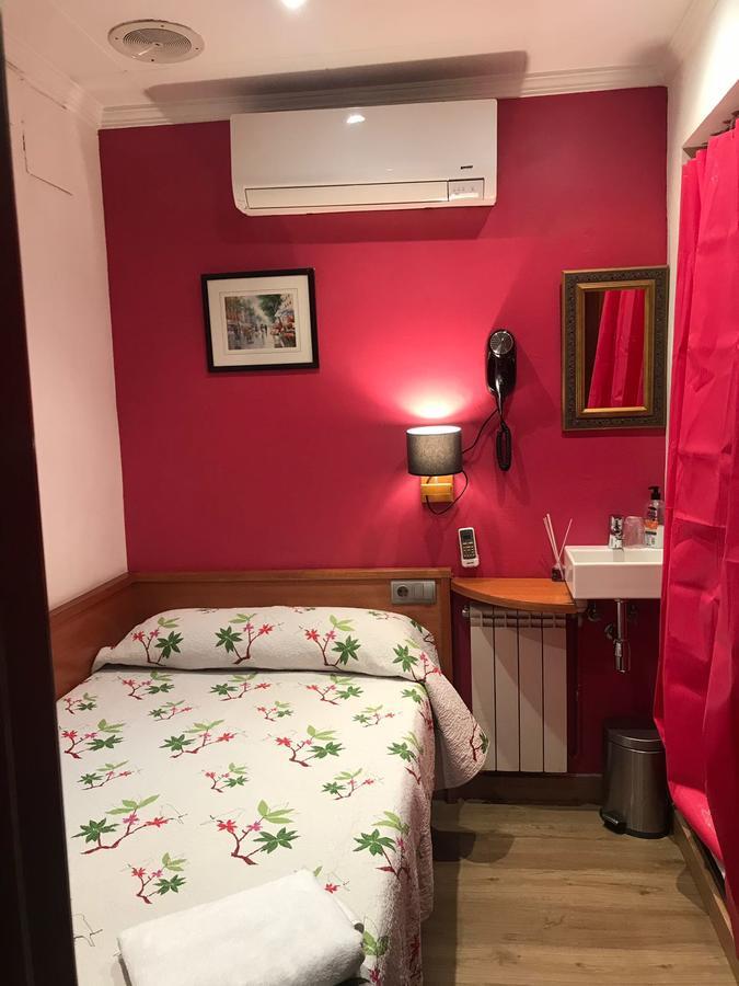 Hostal Fonda Galicia Cardedeu Zewnętrze zdjęcie