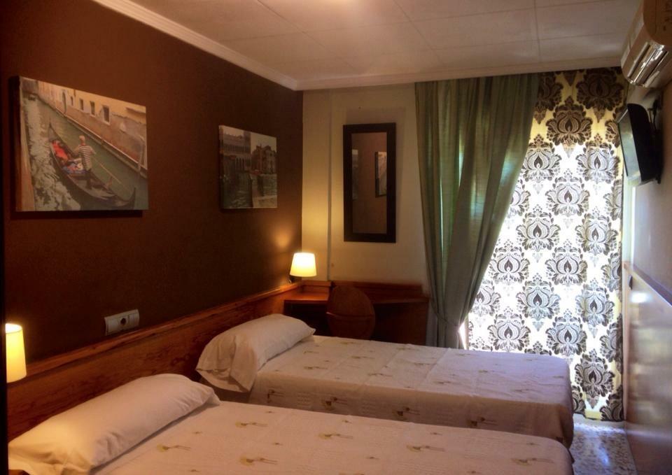Hostal Fonda Galicia Cardedeu Zewnętrze zdjęcie