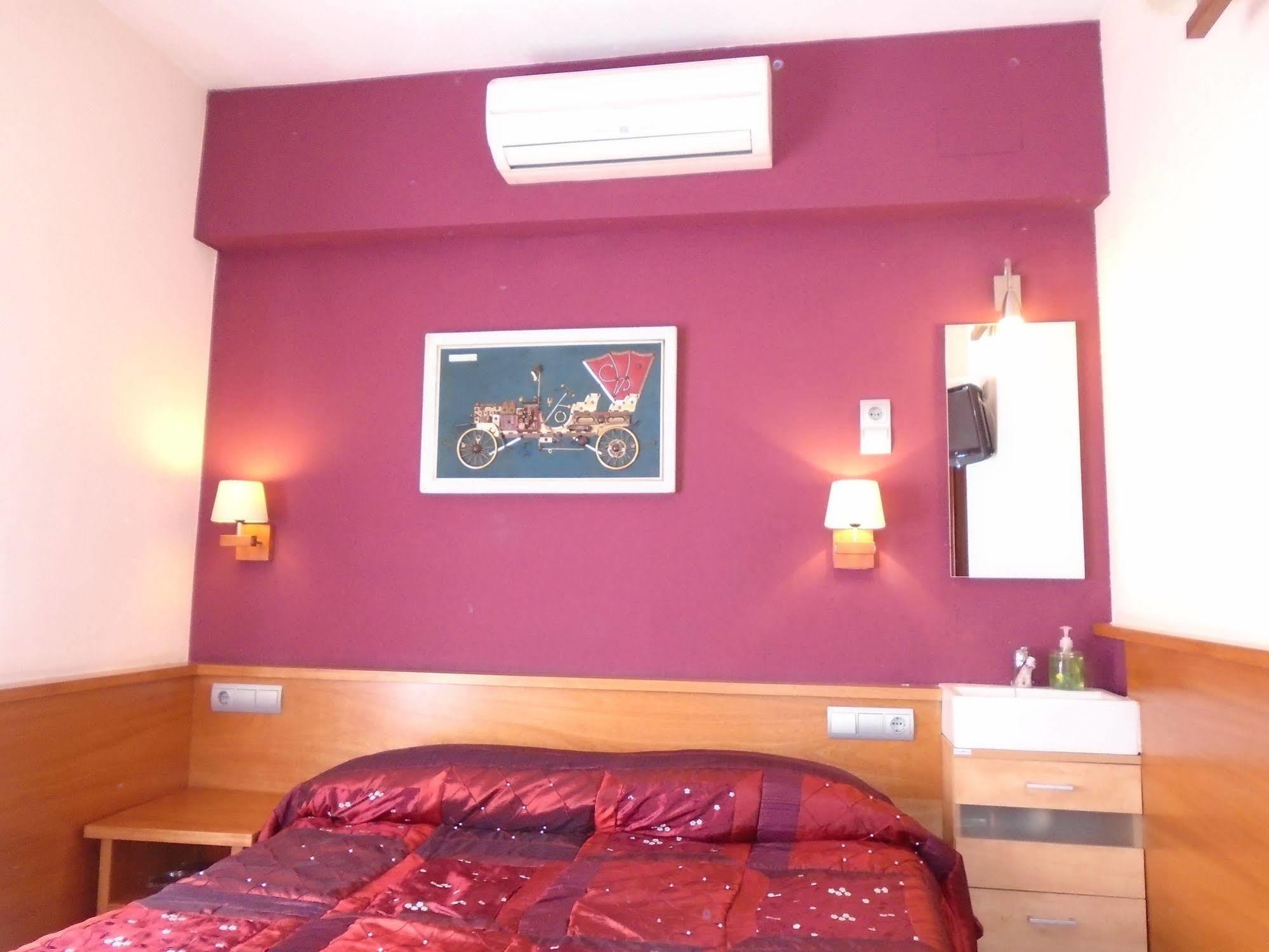 Hostal Fonda Galicia Cardedeu Zewnętrze zdjęcie
