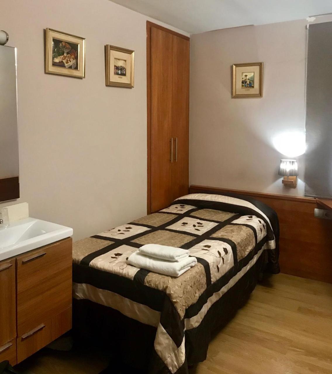 Hostal Fonda Galicia Cardedeu Zewnętrze zdjęcie