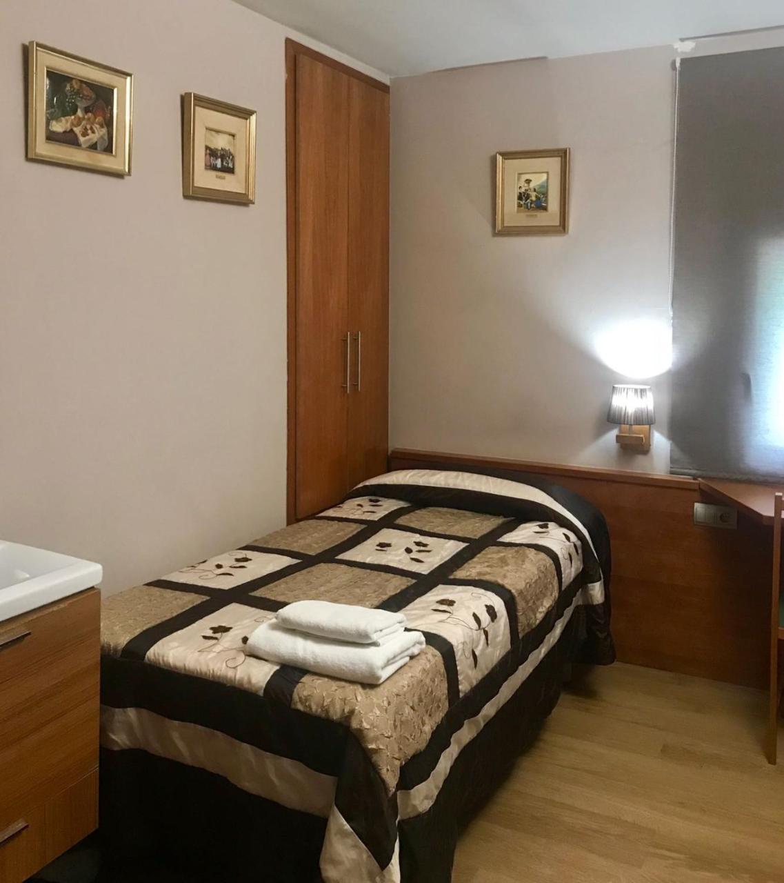 Hostal Fonda Galicia Cardedeu Zewnętrze zdjęcie